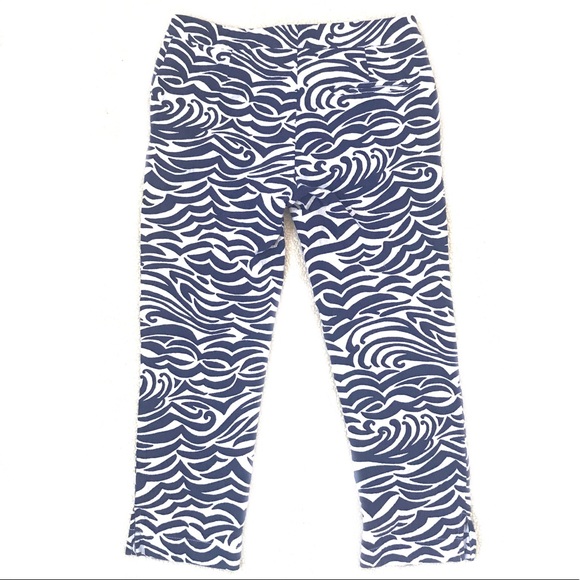•SOLD•LILLY PULITZER Blue & White Print Crop Pants - Picture 4 of 5
